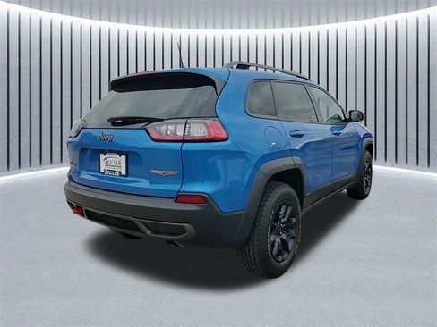 Used 2021 Jeep Cherokee Trailhawk image 3