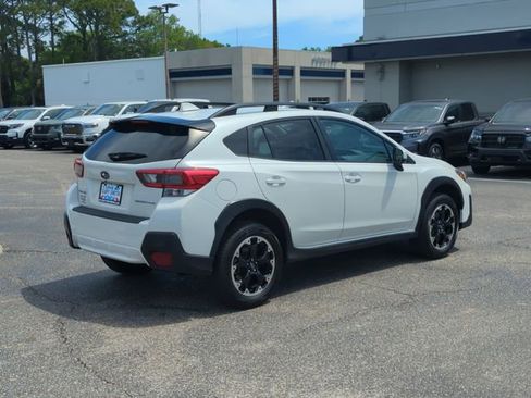 Used 2021 Subaru Crosstrek 2.0i Premium w/ Moonroof Package AWD/4WD image 4