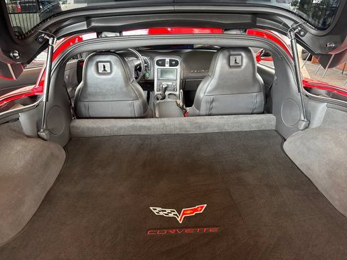 Used 2006 Chevrolet Corvette Z06 w/ Preferred Equipment Group RWD image 16