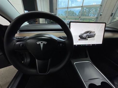 Used 2022 Tesla Model 3 Long Range AWD/4WD image 14