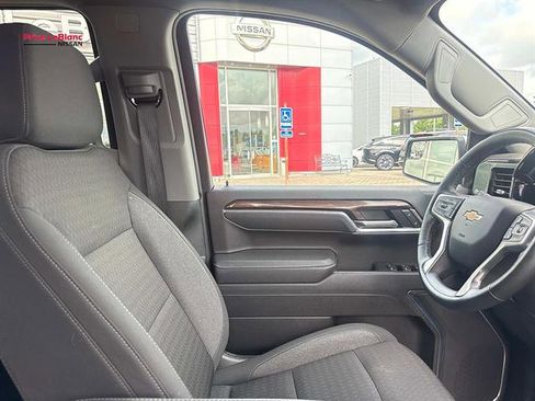 Used 2025 Chevrolet Silverado 1500 LT RWD image 10