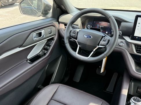 New 2026 Ford Explorer Platinum RWD image 11