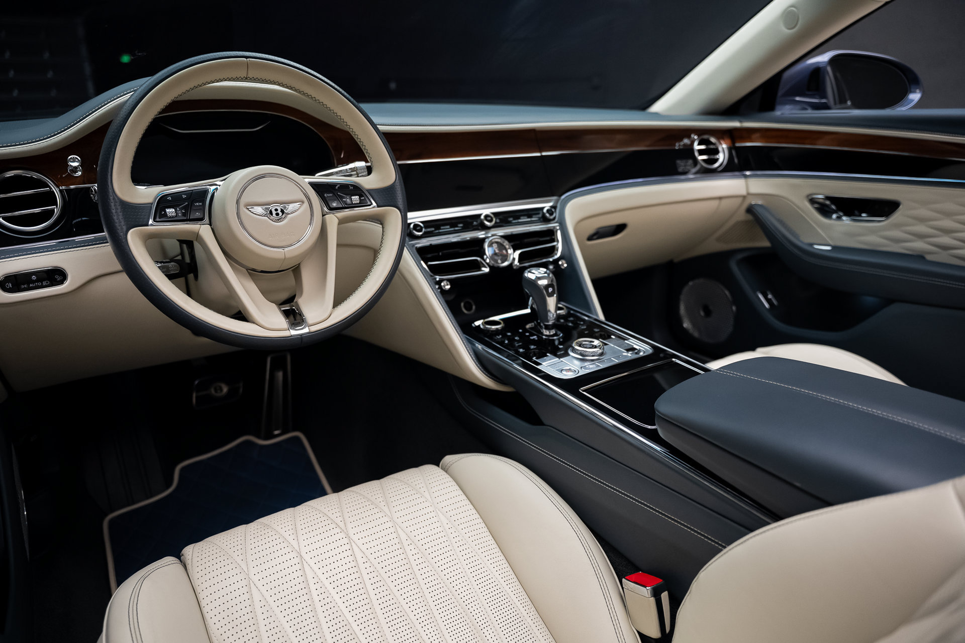 Used 2020 Bentley Flying Spur W12 AWD/4WD image 2