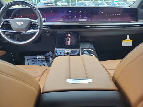 New 2026 Cadillac Escalade Luxury w/ Touring Package AWD/4WD image 14