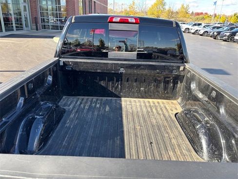 Used 2017 GMC Sierra 1500 SLT w/ SLT Premium Package image 16