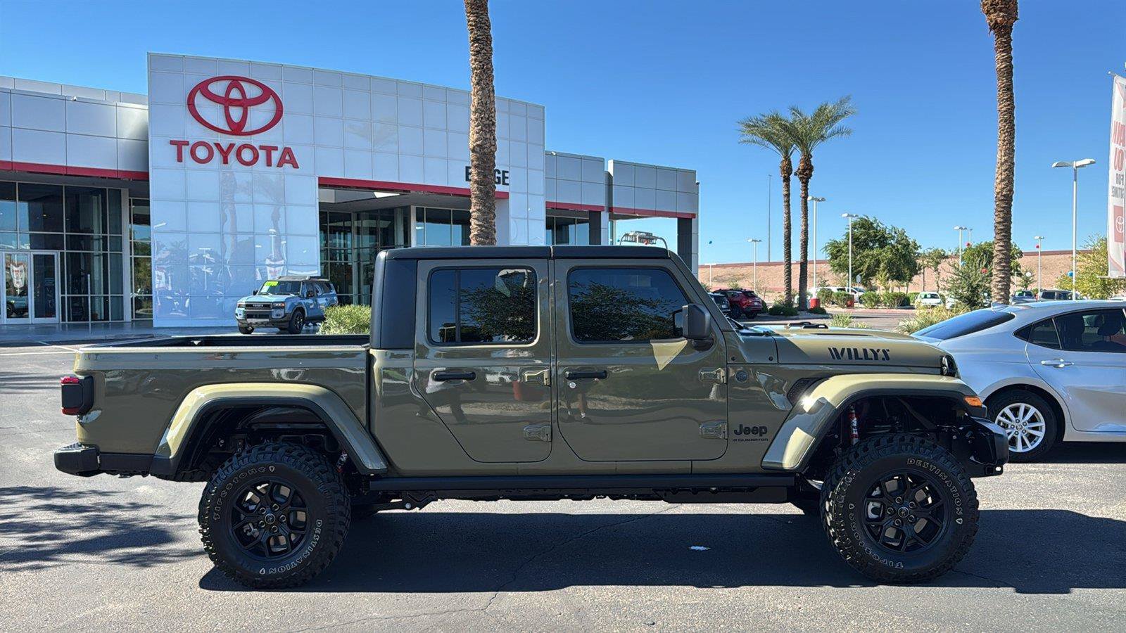Used 2026 Jeep Gladiator Sport AWD/4WD image 10