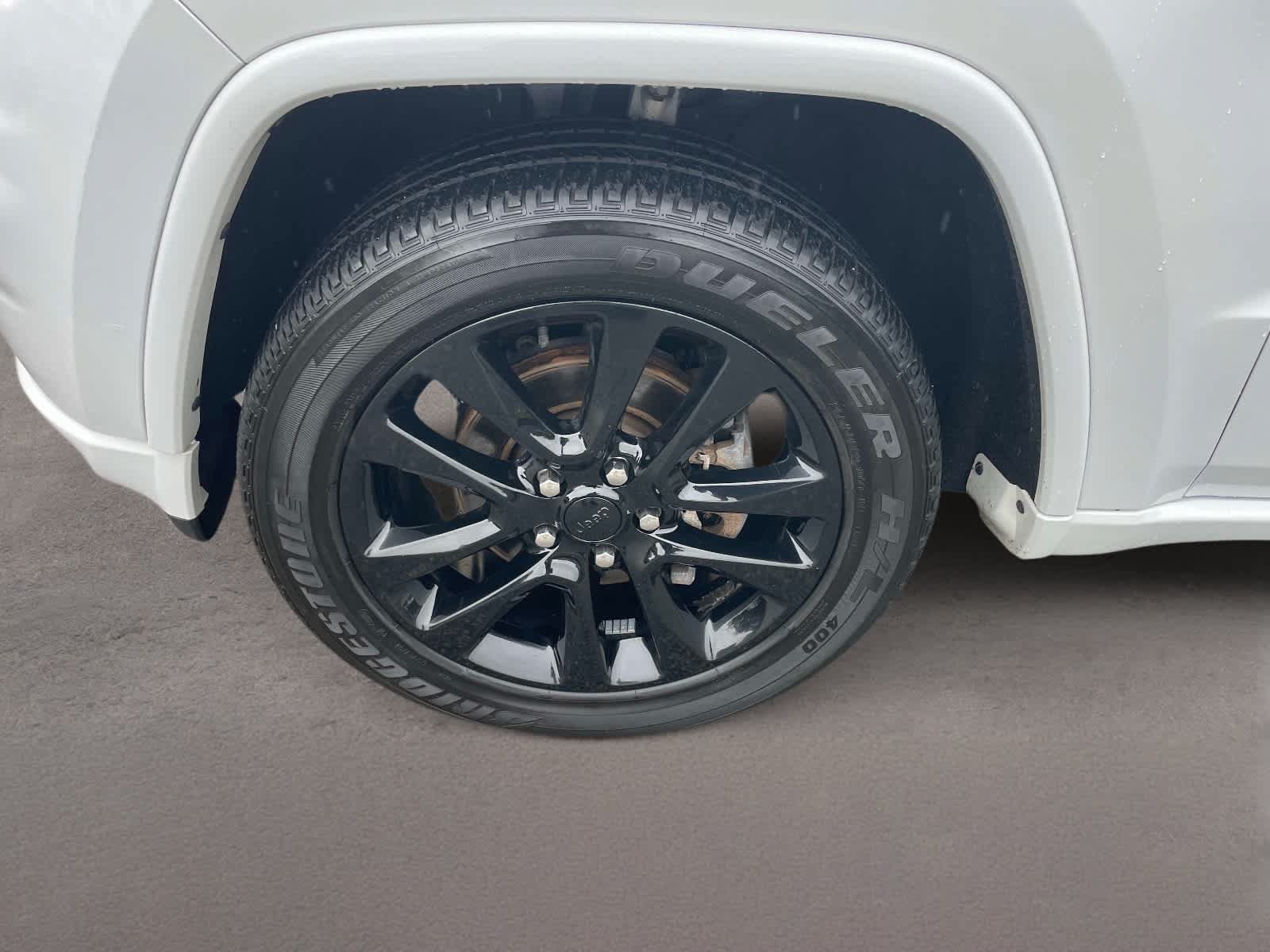 Used 2018 Jeep Grand Cherokee Altitude AWD/4WD image 12