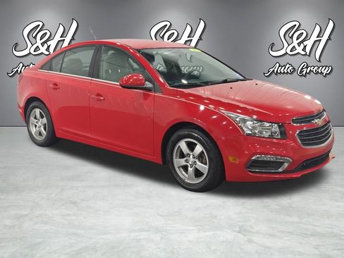 Used 2015 Chevrolet Cruze LT FWD image 2