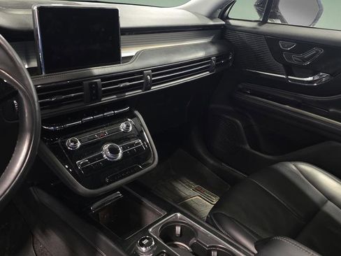 Used 2022 Lincoln Corsair Standard w/ Premium Package image 13