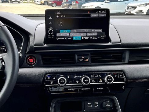 Used 2025 Honda Pilot Black Edition image 7