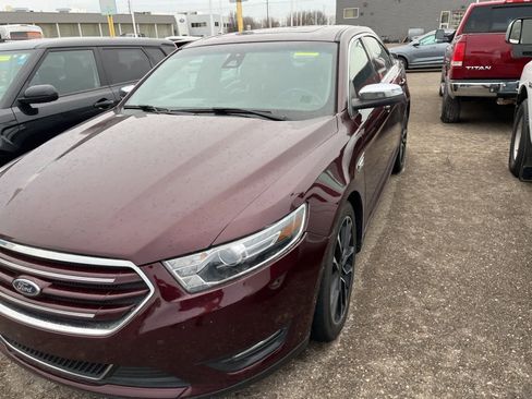 Used 2019 Ford Taurus Limited image 4