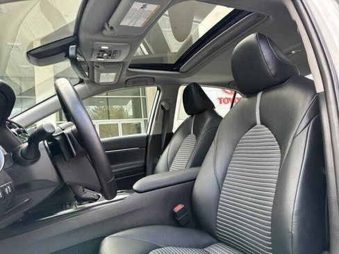 Used 2019 Toyota Camry SE w/ Convenience Package image 33