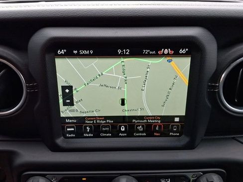 Used 2018 Jeep Wrangler Unlimited Sahara w/ Dual Top Group AWD/4WD image 16