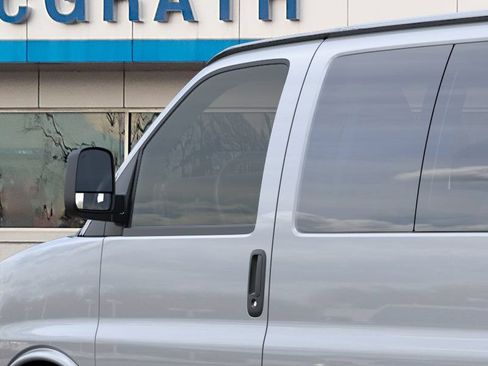 New 2026 Chevrolet Express 2500 LT w/ LT Preferred Equipment Group RWD image 15