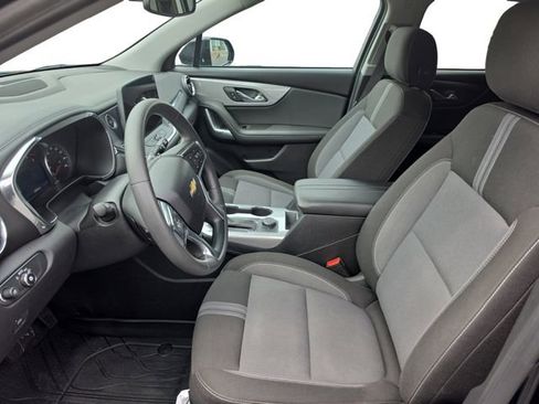 Used 2024 Chevrolet Blazer LT w/ Convenience Package FWD image 11