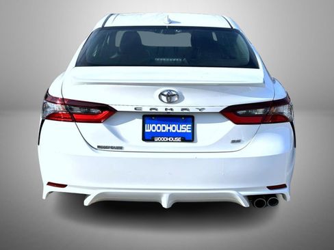 Used 2024 Toyota Camry SE image 6