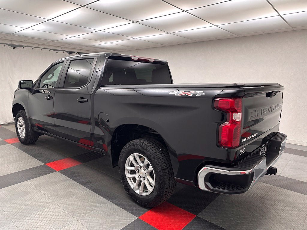 Used 2024 Chevrolet Silverado 1500 LT AWD/4WD image 4