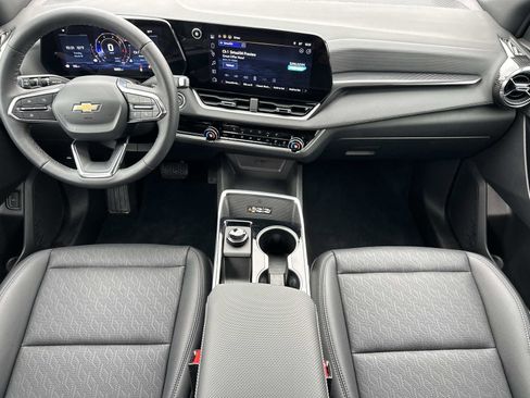 Certified 2026 Chevrolet Equinox LT w/ Convenience Package II image 12