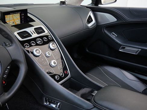 Used 2014 Aston Martin Vanquish Volante RWD image 10