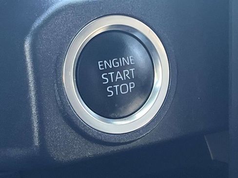 Used 2025 Toyota 4Runner SR5 AWD/4WD image 33