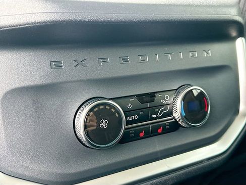 New 2026 Ford Expedition Max Platinum image 18