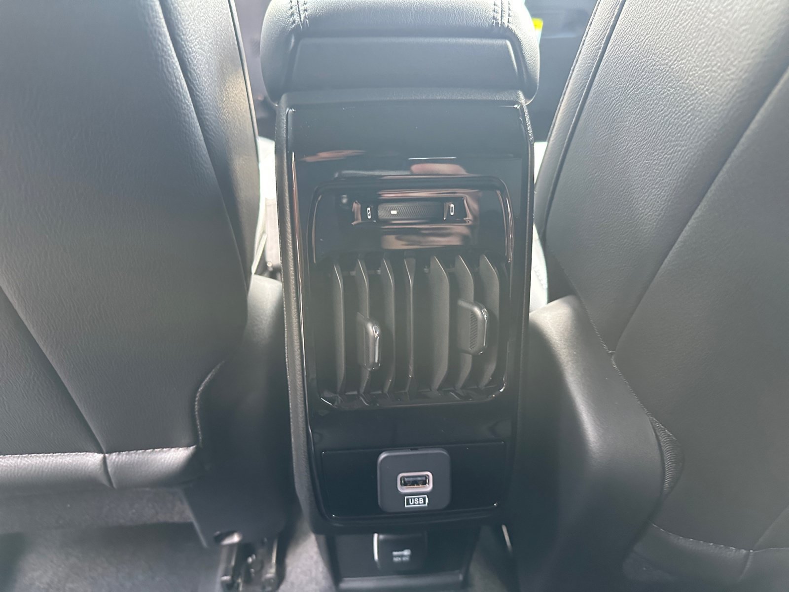New 2026 Jeep Compass Latitude AWD/4WD image 34