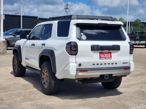 Certified 2025 Toyota 4Runner Trailhunter AWD/4WD image 5