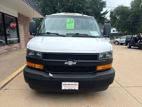 Used 2018 Chevrolet Express 3500 w/ Power Convenience Package RWD image 29