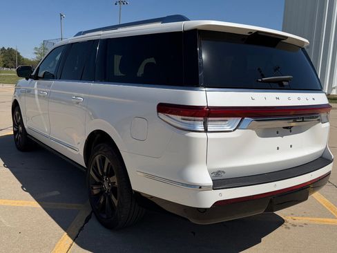 Used 2024 Lincoln Navigator L Reserve AWD/4WD image 11
