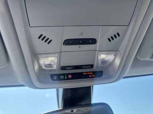 Used 2022 Chevrolet Blazer LT FWD image 25