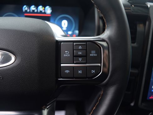 Used 2022 Ford Expedition Platinum image 5