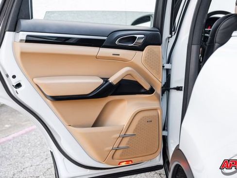 Used 2016 Porsche Cayenne image 63