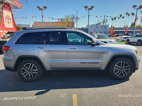 Used 2020 Jeep Grand Cherokee Trailhawk w/ Premium Lighting Group image 8