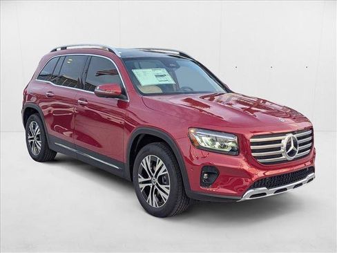 New 2025 Mercedes-Benz GLB 250 4MATIC image 6