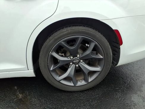 Used 2022 Chrysler 300 S image 27