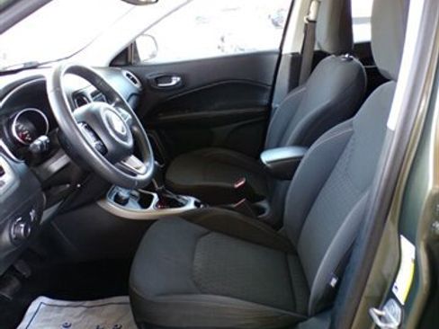 Used 2019 Jeep Compass Sport w/ Tech Group AWD/4WD image 16