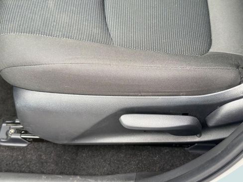 Used 2025 Toyota RAV4 LE AWD/4WD image 14