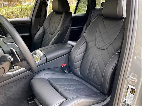 Used 2025 BMW X5 xDrive40i w/ M Sport Package image 18