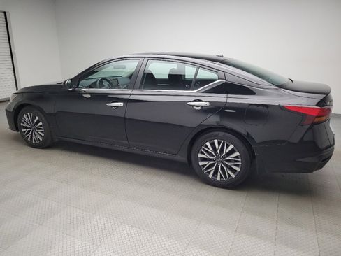 Used 2023 Nissan Altima 2.5 SV FWD image 3
