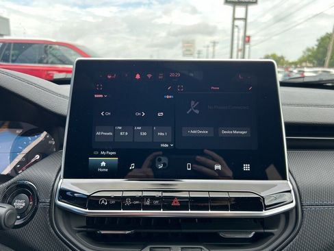 New 2025 Jeep Compass Latitude w/ Sun & Sound Group image 26