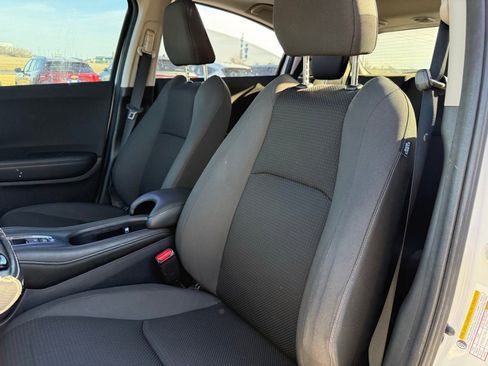 Used 2022 Honda HR-V EX image 11