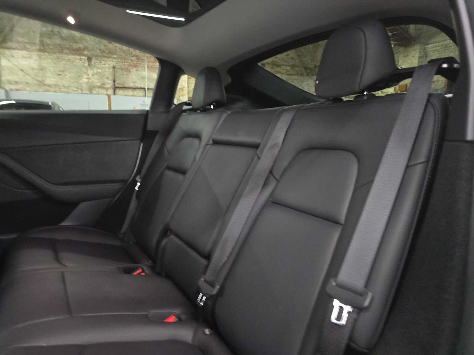 Used 2024 Tesla Model Y Performance AWD/4WD image 17