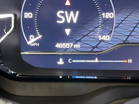 Used 2023 GMC Yukon XL Denali Ultimate image 10