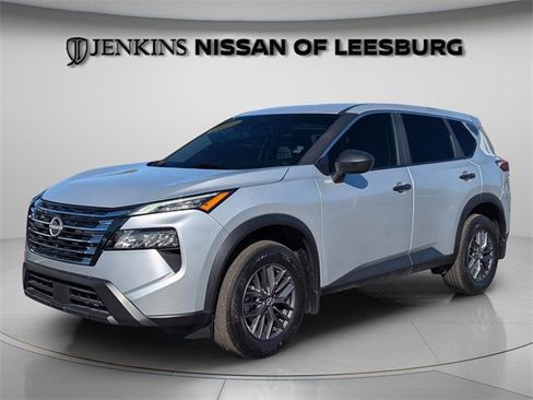 Certified 2025 Nissan Rogue S image 3