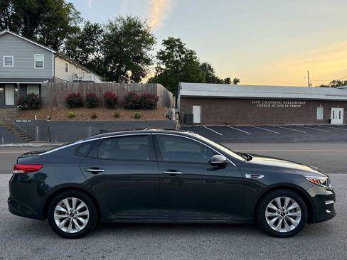 Used 2016 Kia Optima EX w/ Premium Package FWD image 11