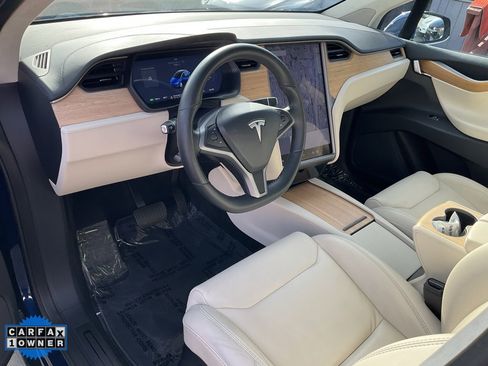 Used 2018 Tesla Model X 75D image 6