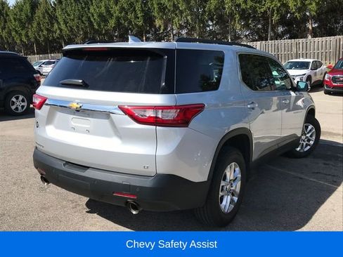 Certified 2021 Chevrolet Traverse LT FWD image 2