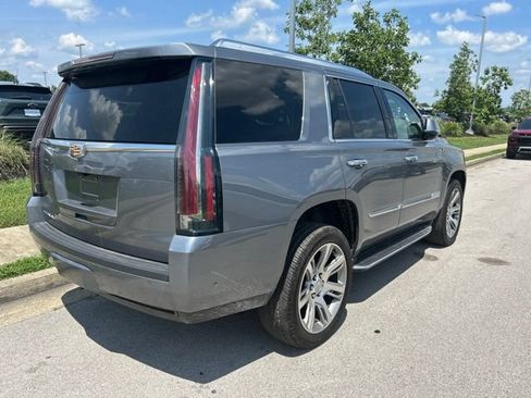 Used 2020 Cadillac Escalade Luxury AWD/4WD image 3