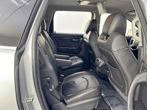Used 2017 Chevrolet Traverse LT image 39