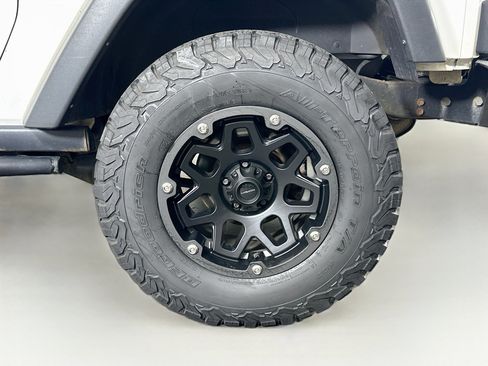 Used 2014 Jeep Wrangler Sport w/ Quick Order Package 24S AWD/4WD image 11